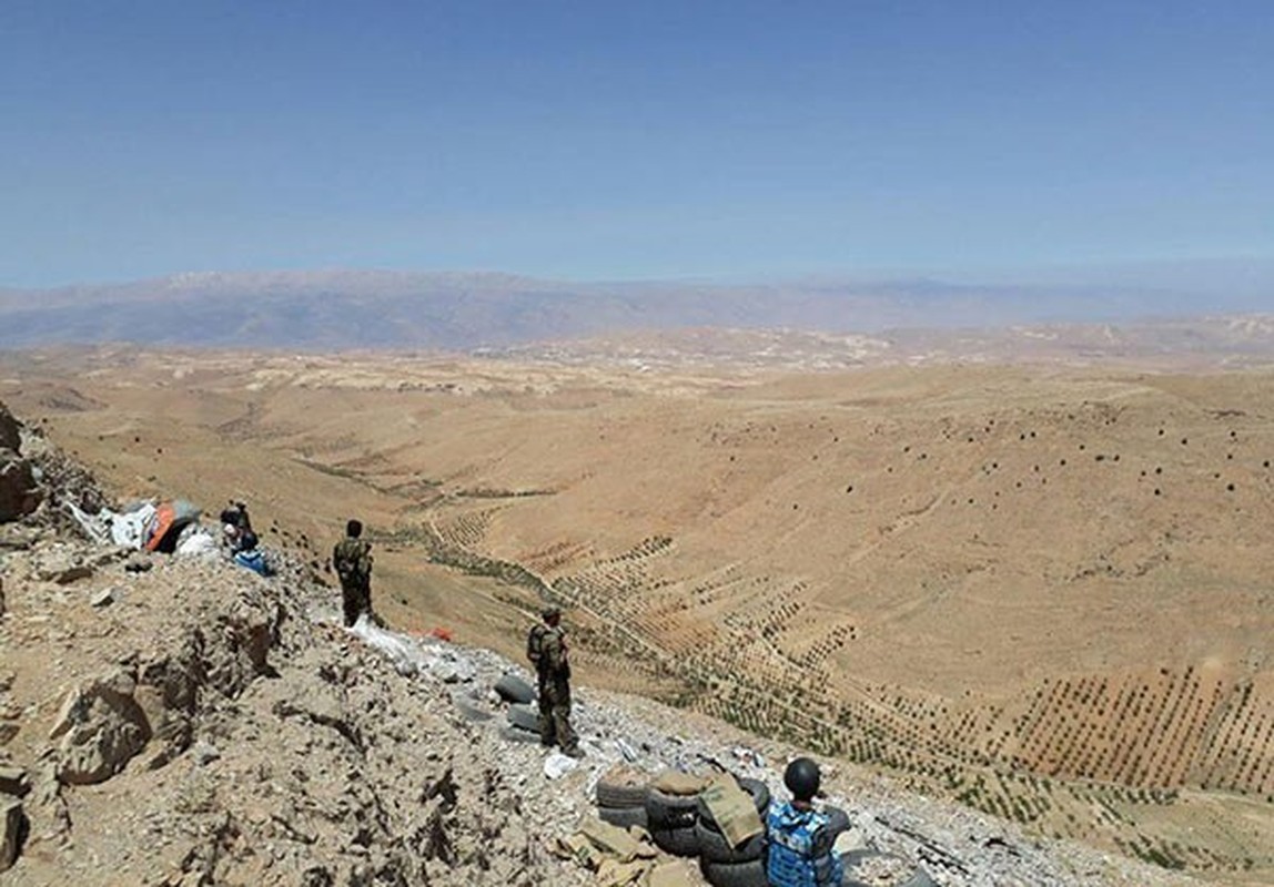 Chum anh Quan doi Syria thang lon o Dong Qalamoun-Hinh-6