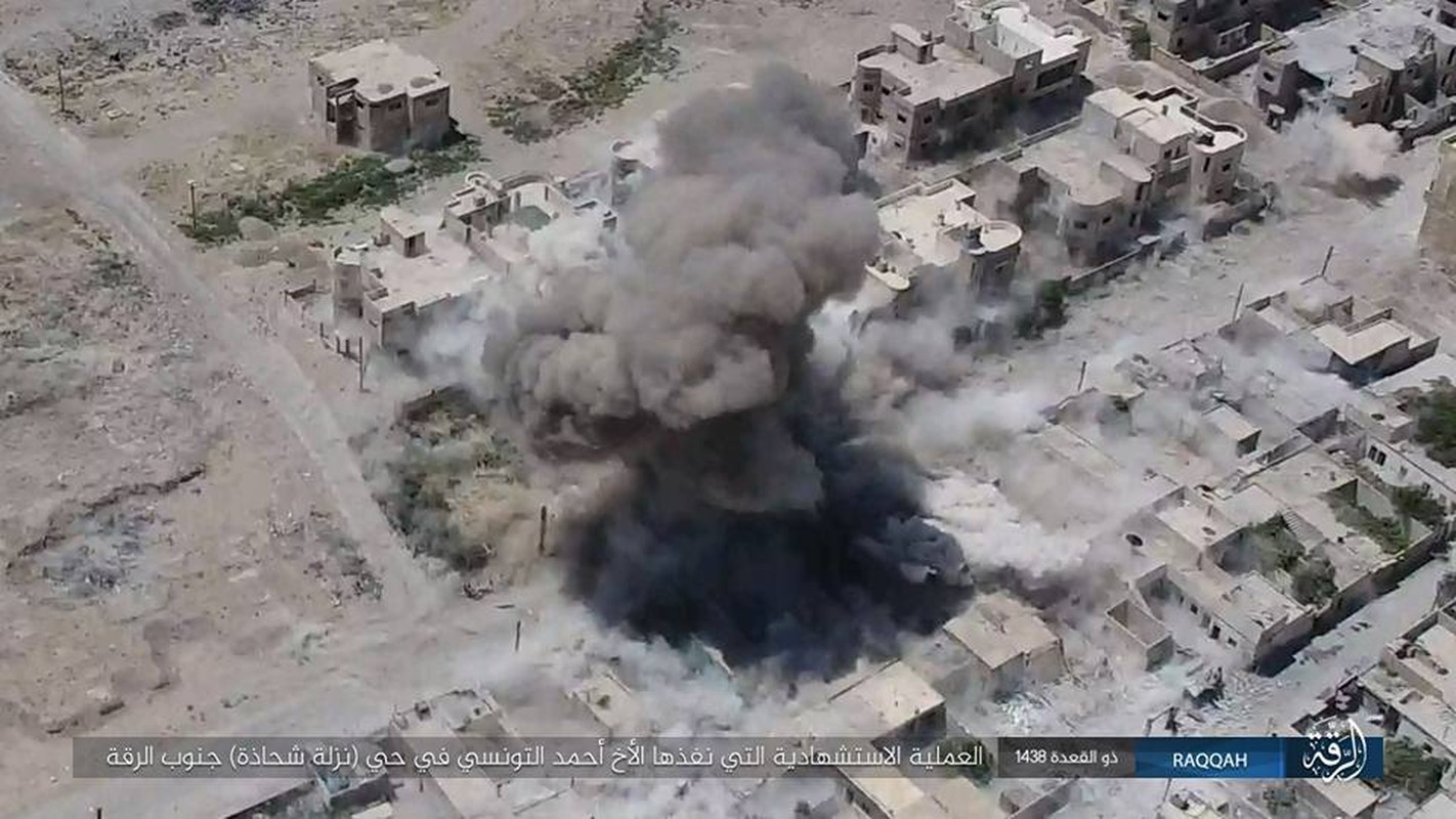 Chum anh phien quan IS dung xe bom tan cong nguoi Kurd-Hinh-4