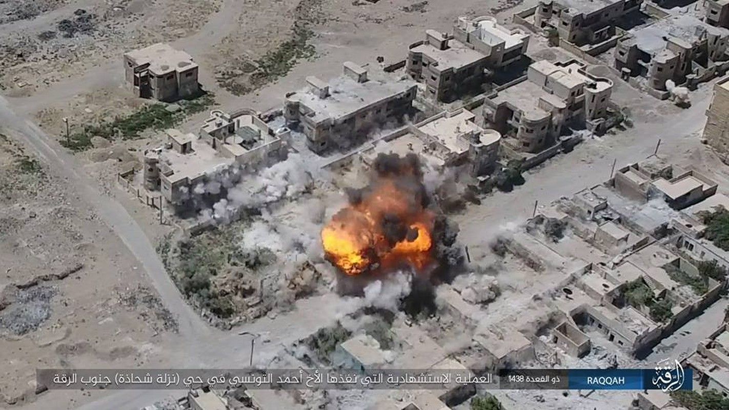 Chum anh phien quan IS dung xe bom tan cong nguoi Kurd-Hinh-6