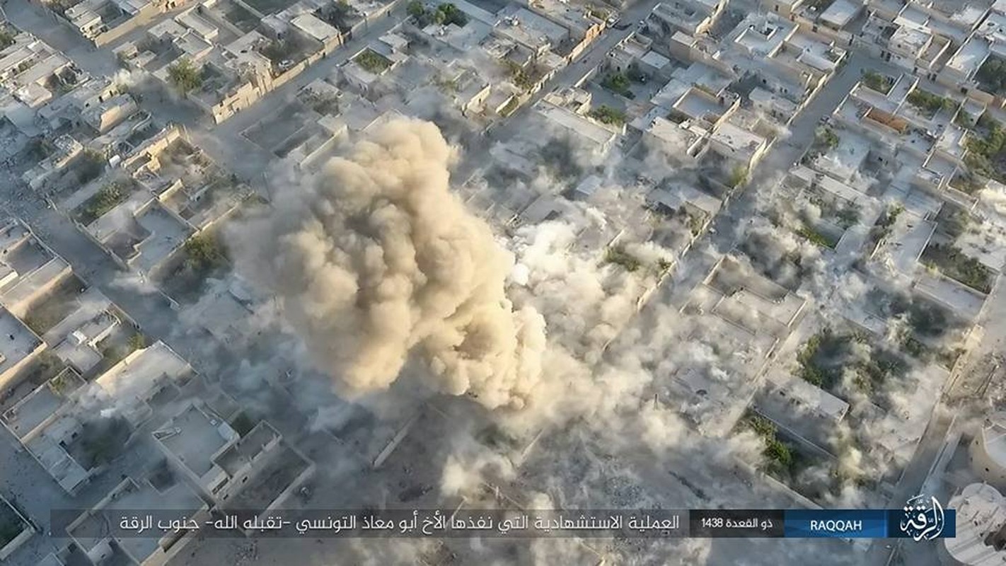 Chum anh phien quan IS dung xe bom tan cong nguoi Kurd-Hinh-8