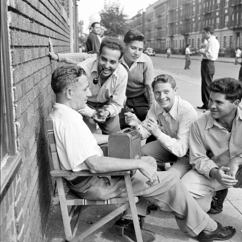 Kham pha cuoc song o khu Brooklyn, New York thap nien 1960-Hinh-4