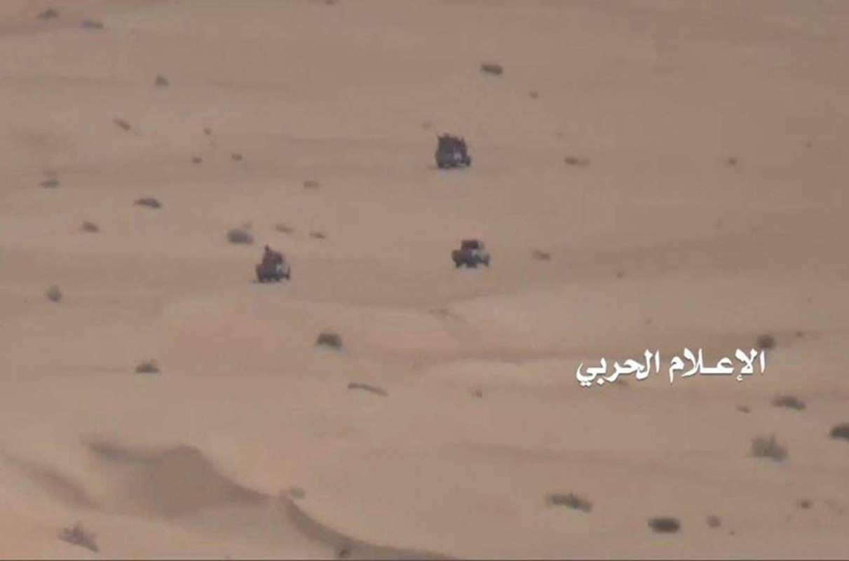 Anh: Quan Houthi diet nhieu xe va binh si A-rap Xe-ut-Hinh-2