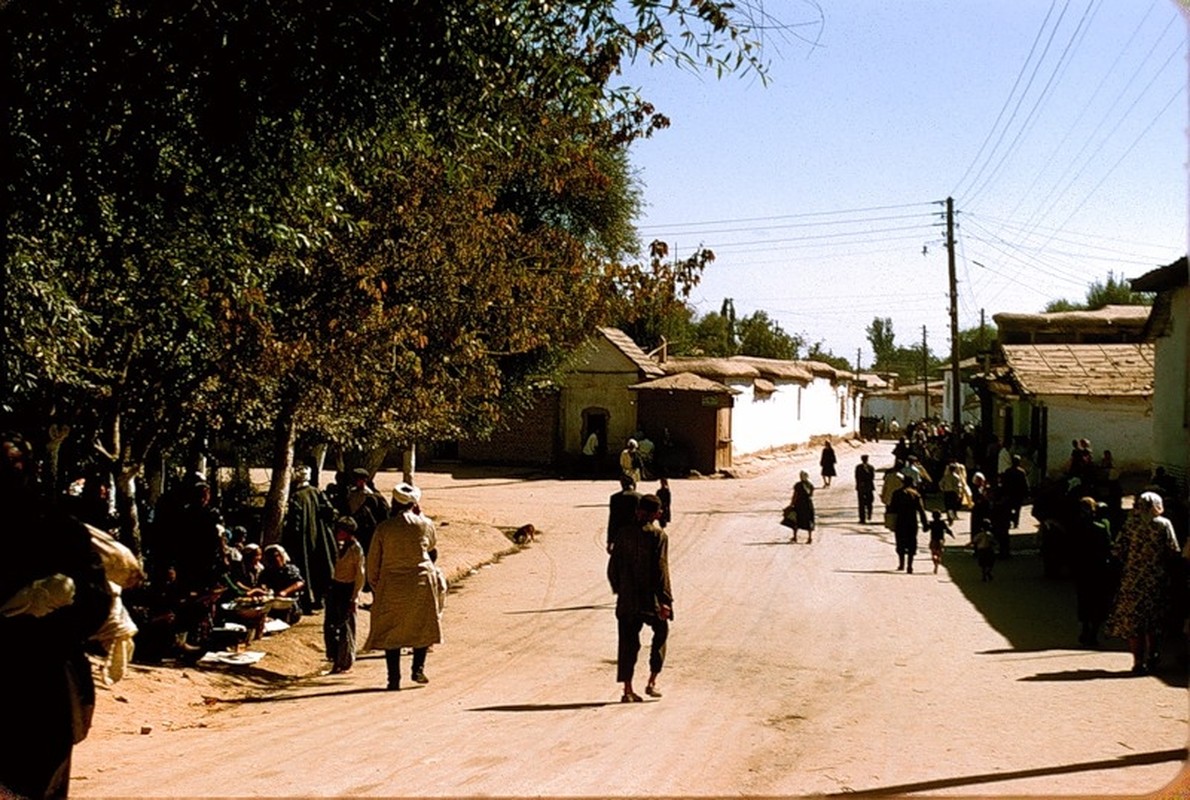 Binh di cuoc song thuong nhat o Uzbekistan nam 1956-Hinh-7