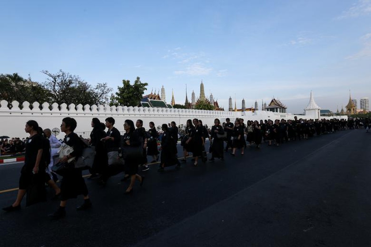 Bien nguoi du le hoa tang co Quoc vuong Bhumibol-Hinh-14