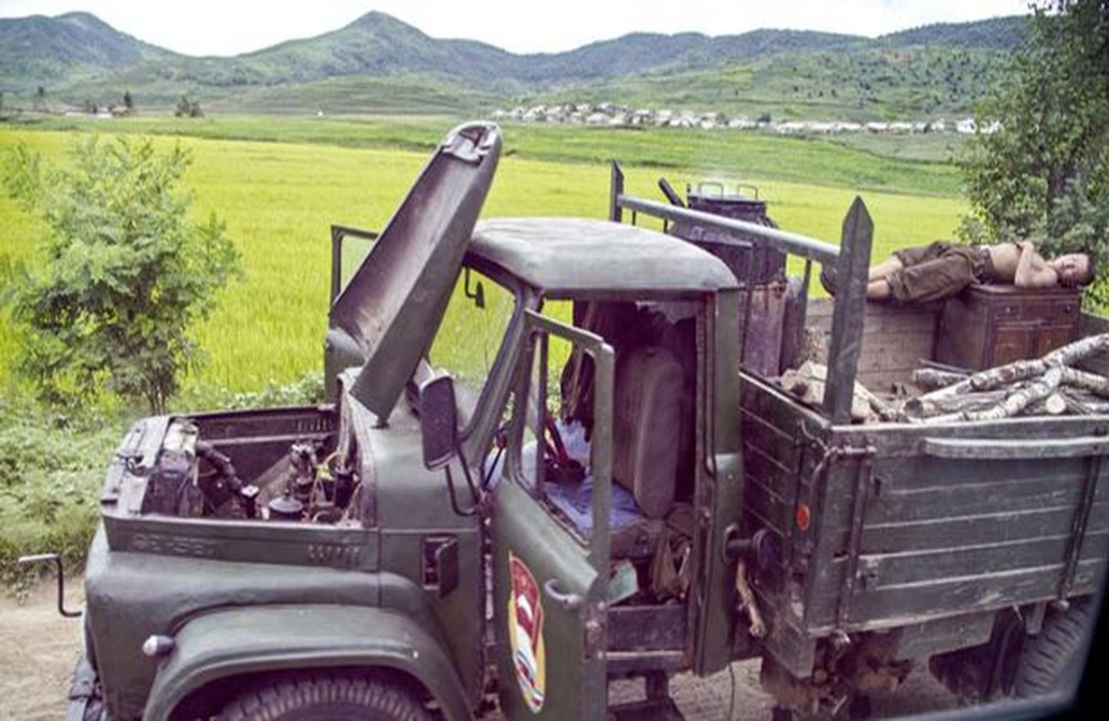 He lo cuoc song it ai ngo cua binh si Trieu Tien-Hinh-8