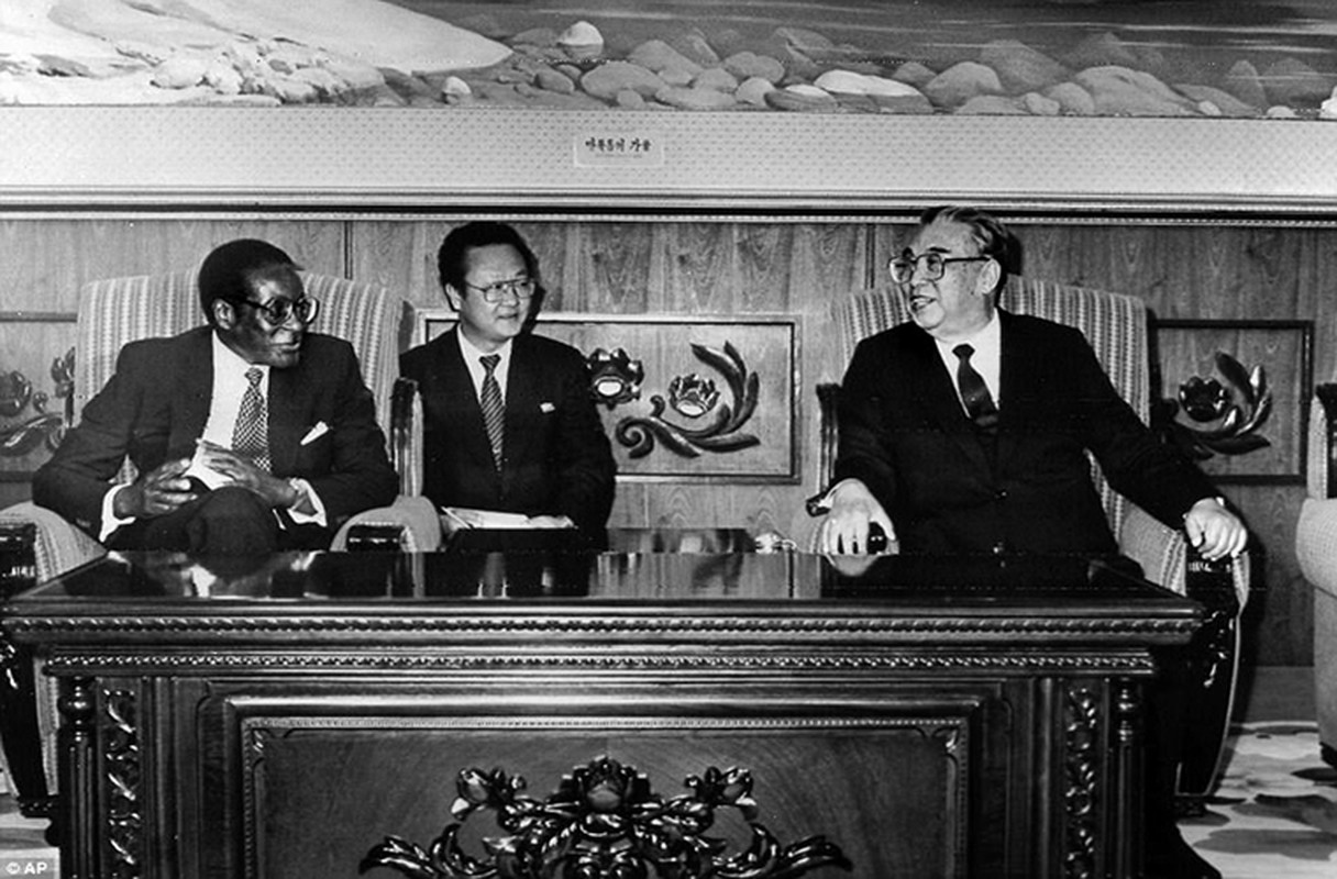 Nhung khoanh khac dang nho trong cuoc doi Tong thong Zimbabwe Robert Mugabe-Hinh-7