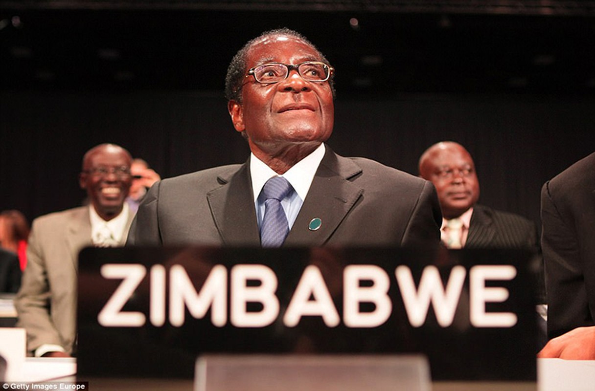 Bien nguoi Zimbabwe vo oa hanh phuc khi Tong thong Mugabe tu chuc