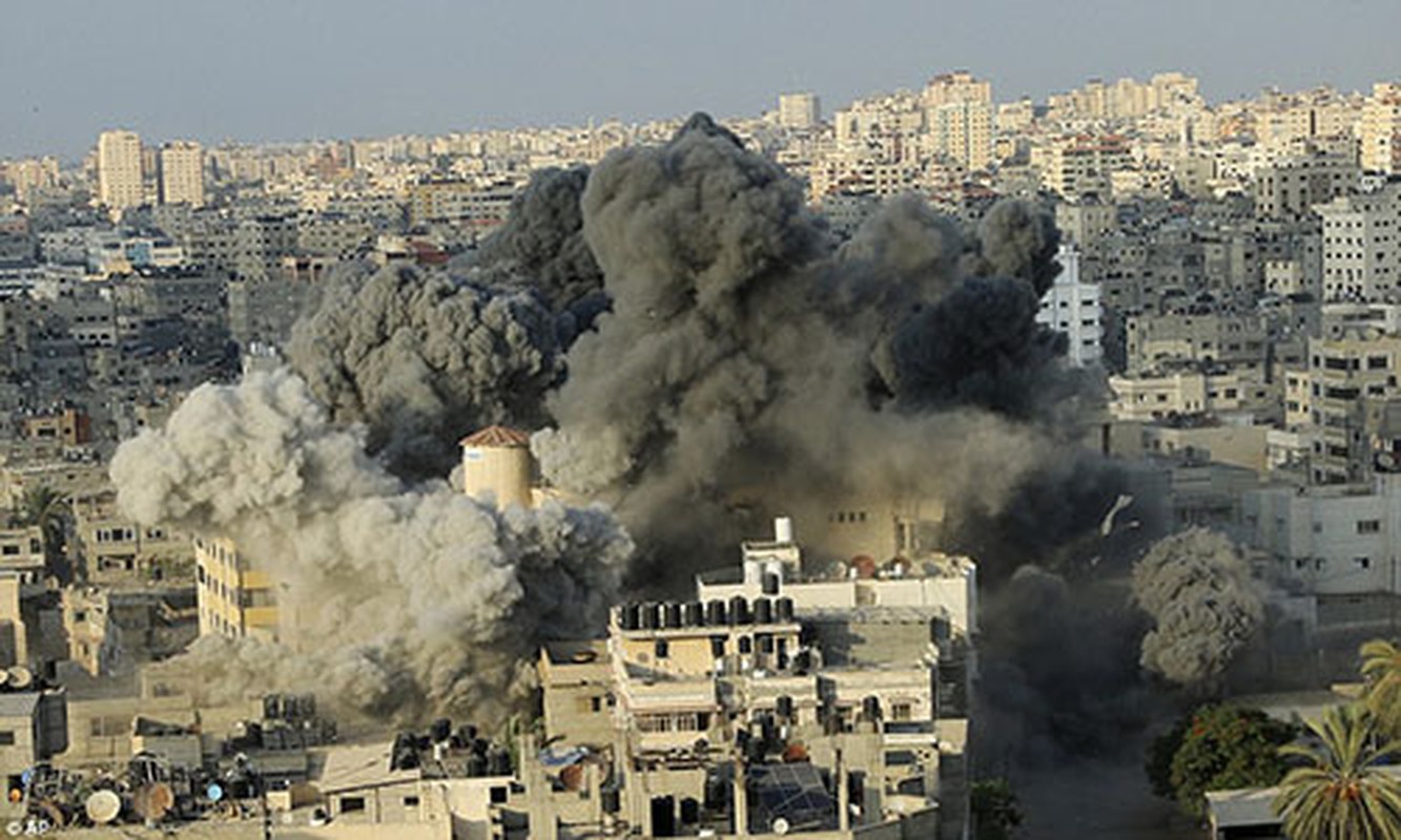 Israel-Hamas doi dau, Dai Gaza hung du “mua bom bao dan”-Hinh-3