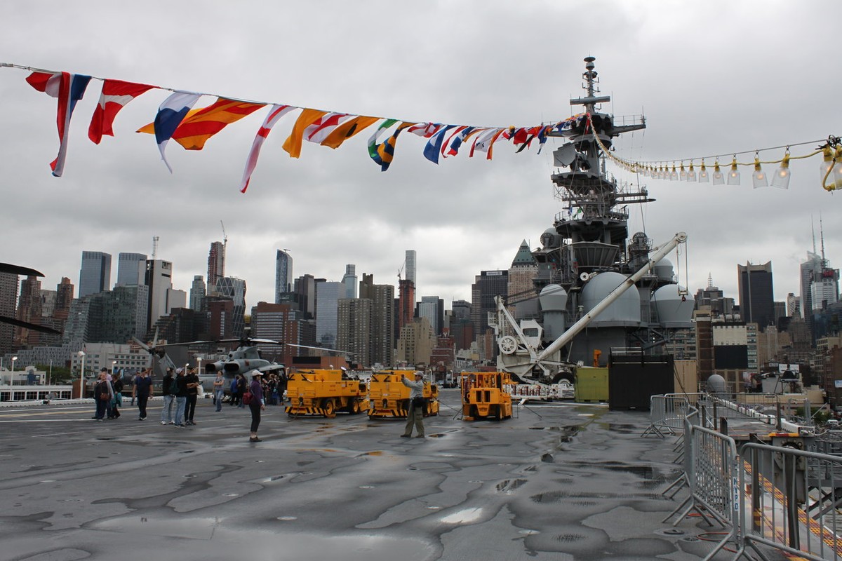 Soi dan vu khi “khung” tren tau tan cong do bo USS Kearsarge-Hinh-12