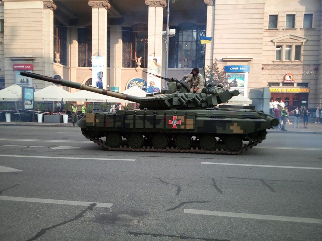 Ukraine tung bien the nang cap day suc manh cua T-64BV-Hinh-3