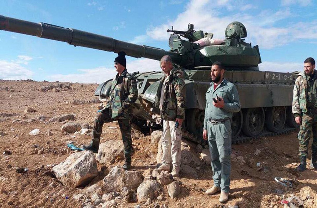 Quan doi Syria doi bao lua, khung bo HTS tham bai tai Hama-Hinh-6