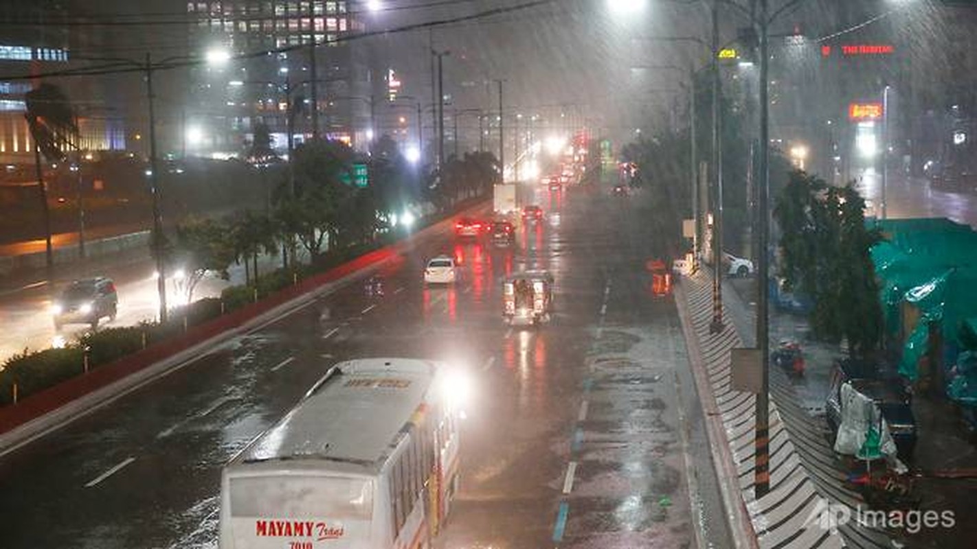 Sieu bao Mangkhut dang can quet Philippines