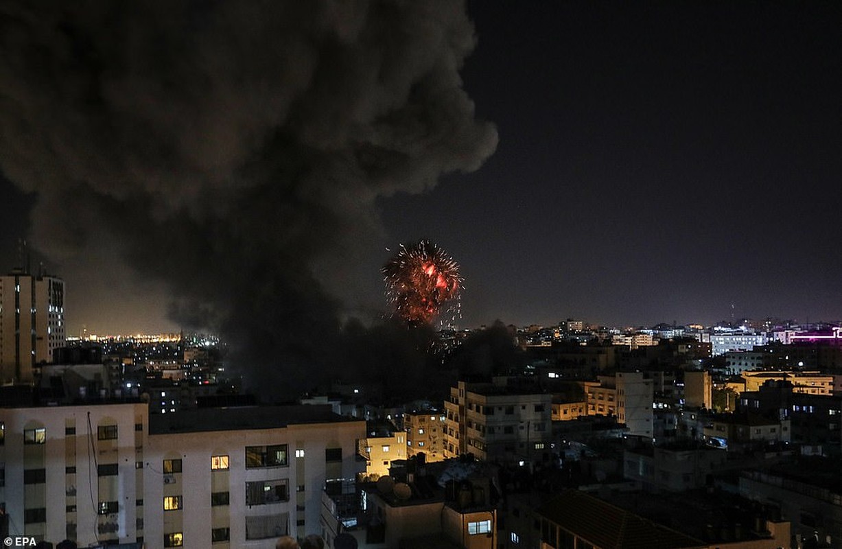 Hinh anh Dai Gaza ruc lua, Israel pha nat dai truyen hinh Hamas-Hinh-6