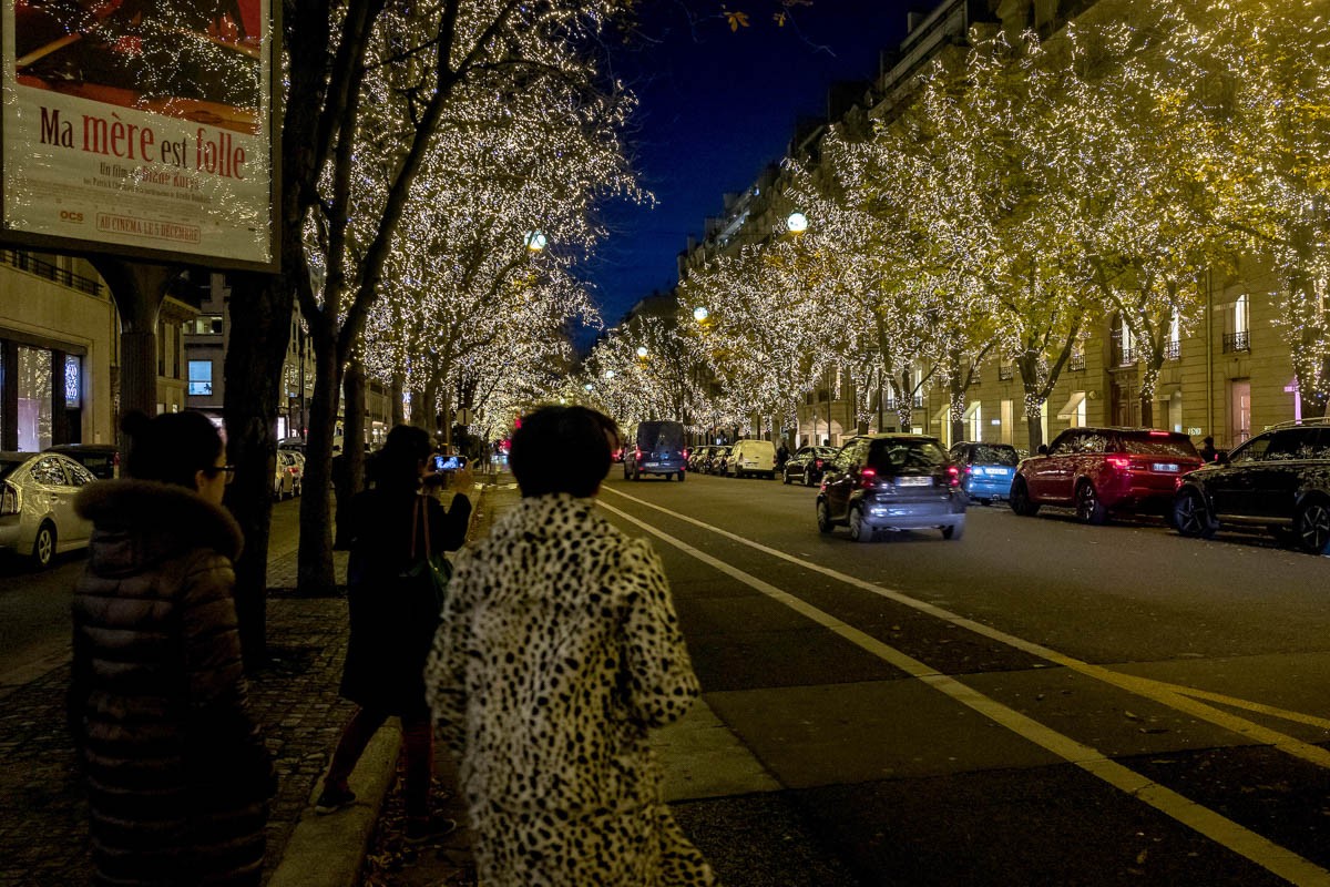 Ngac nhien cuoc song nguoi vo gia cu giua long thu do Paris-Hinh-3