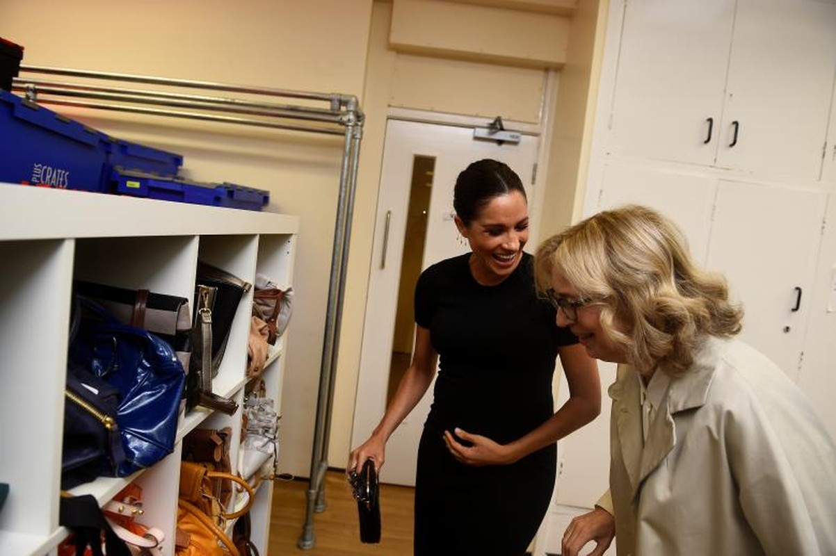 Cong nuong Meghan Markle bung bau 6 thang van dep rang ro-Hinh-8