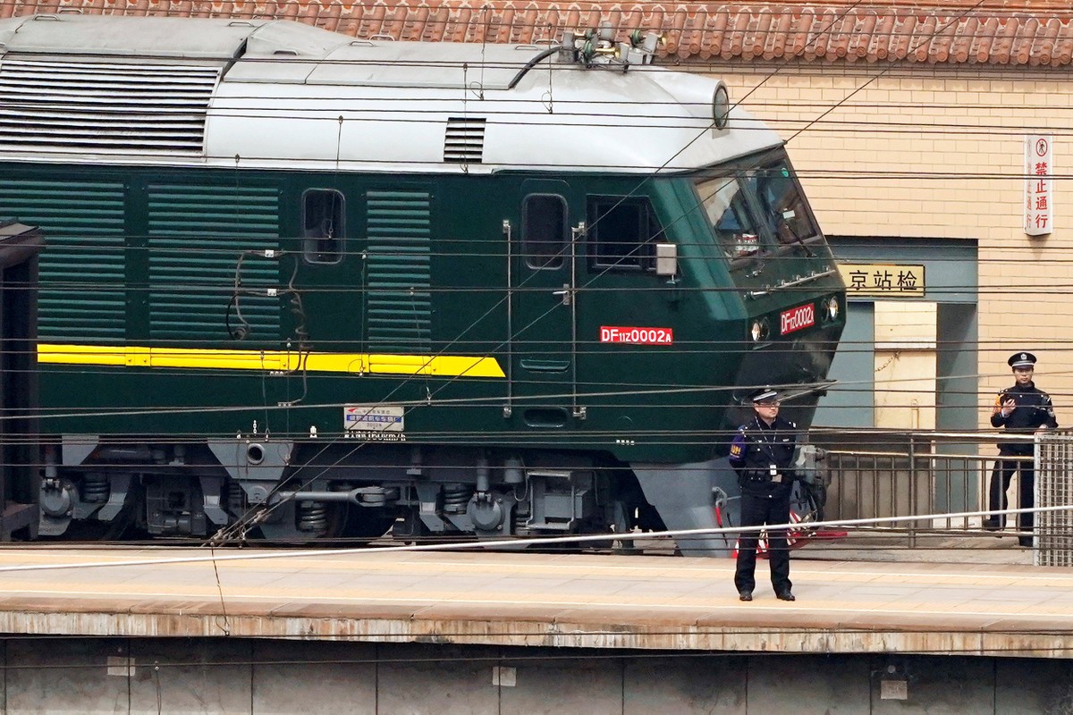 Ong Kim Jong-un se mat 60 gio neu di tau hoa den Ha Noi-Hinh-5