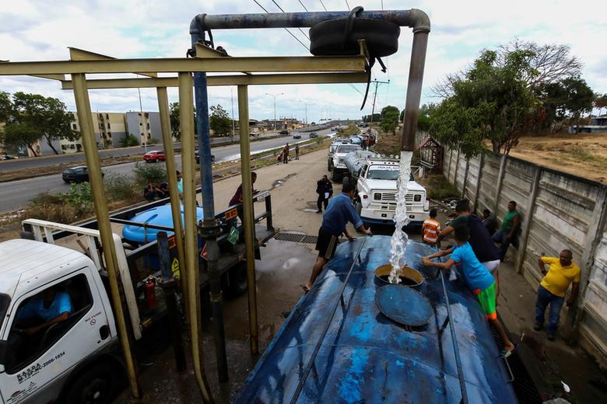 Mat dien, nguoi dan Venezuela lai khon kho vi khung hoang nuoc-Hinh-13