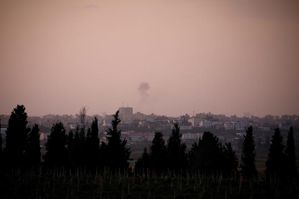 Israel oanh kich Hamas, Dai Gaza chim trong khoi lua-Hinh-4