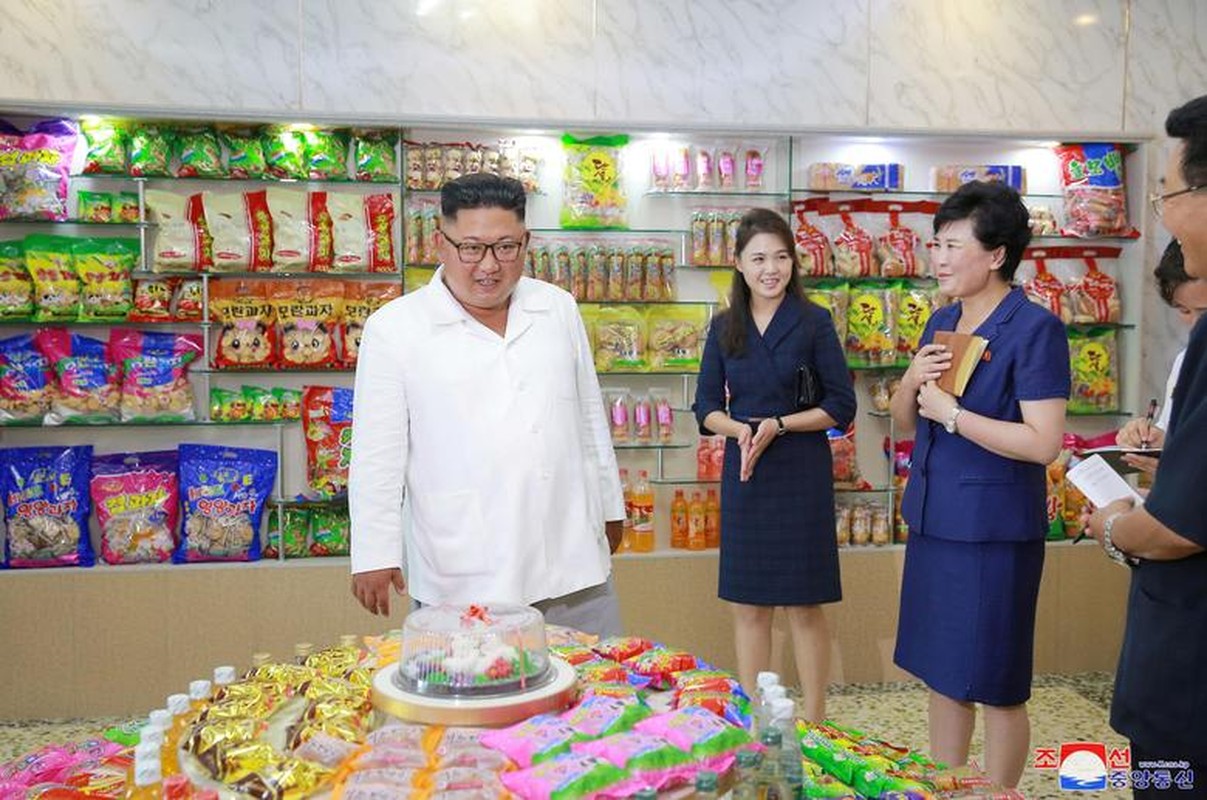 Chu tich Trieu Tien Kim Jong-un dich than thi sat cac nha may-Hinh-11