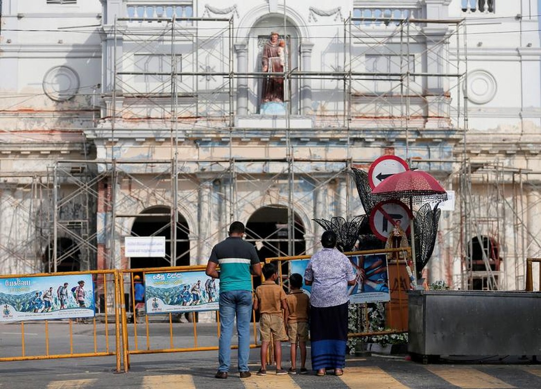 Phong hoc vang tanh sau loat vu danh bom dam mau o Sri Lanka-Hinh-11