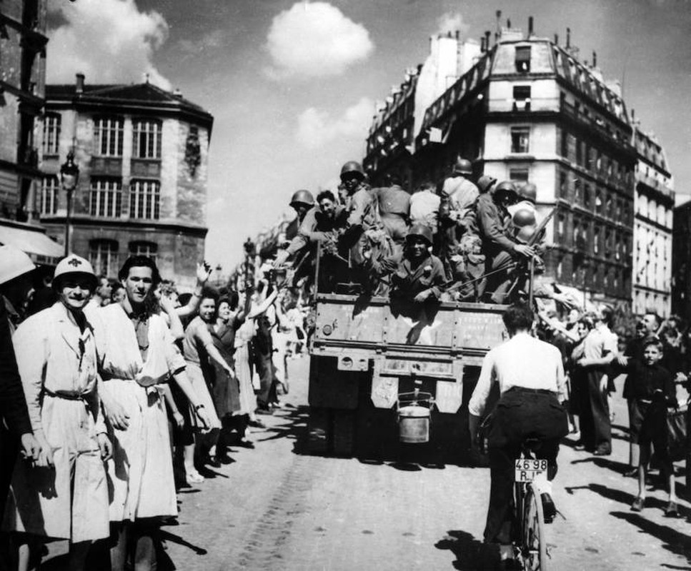 Loat hinh an tuong ngay giai phong thu do Paris nam 1944-Hinh-4