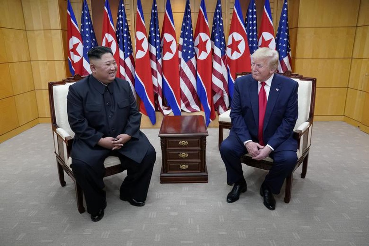 Tong thong Trump va ba lan gap Chu tich Trieu Tien Kim Jong-un-Hinh-12