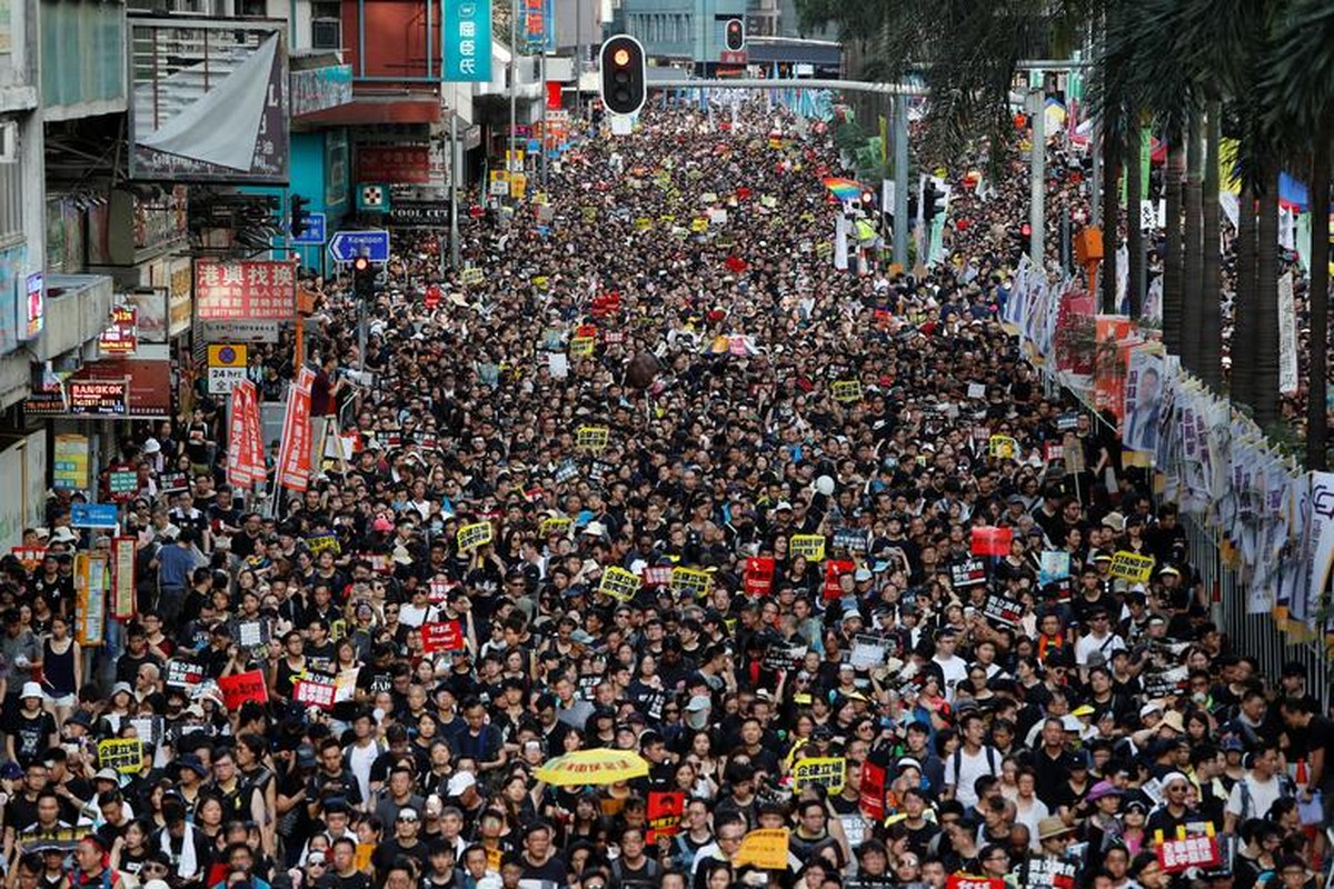 Canh tuong tan hoang sau cuoc bieu tinh bao luc o Hong Kong