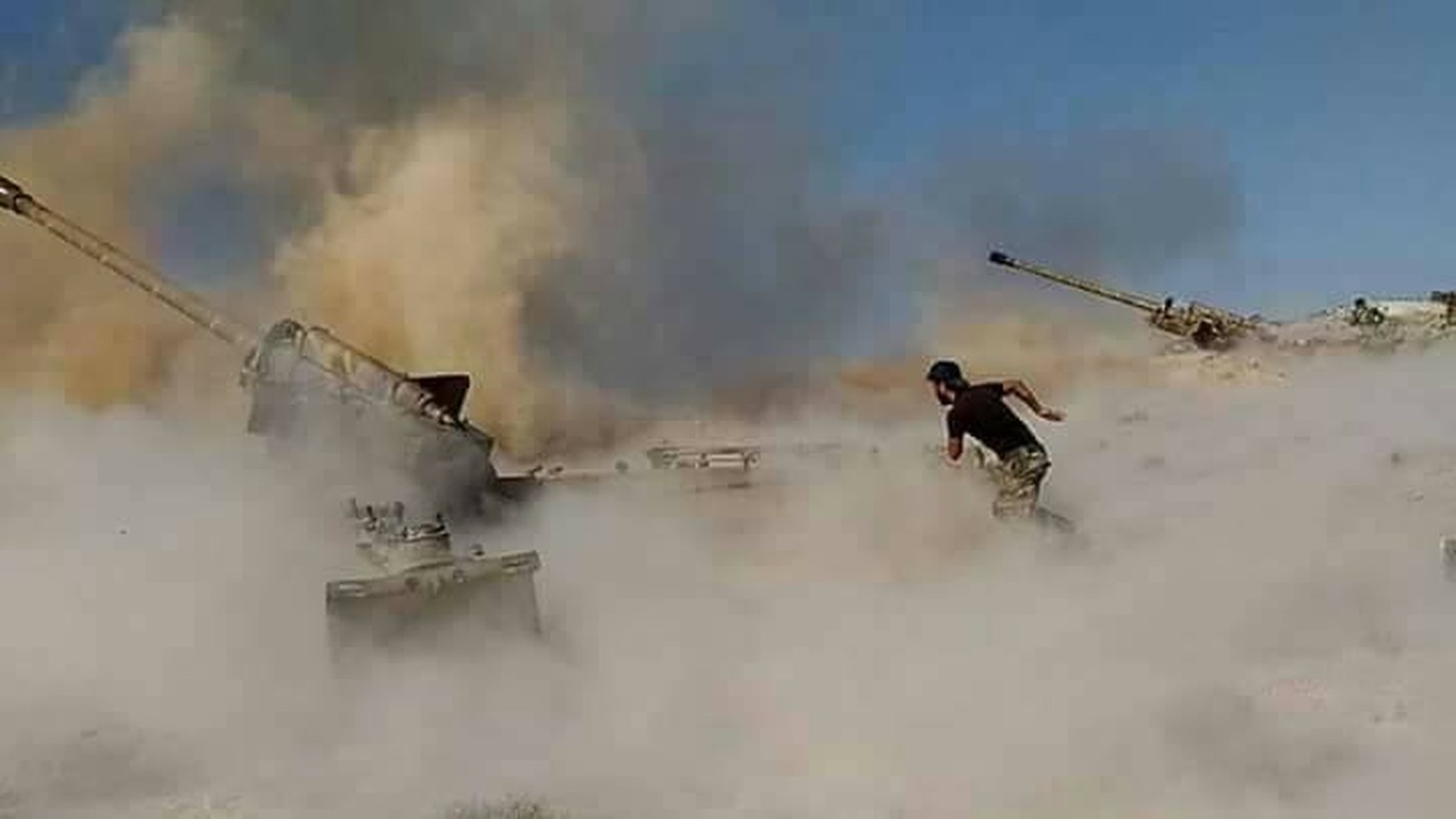 Khung bo tan sat binh si Syria tren chien truong Daraa-Hinh-2