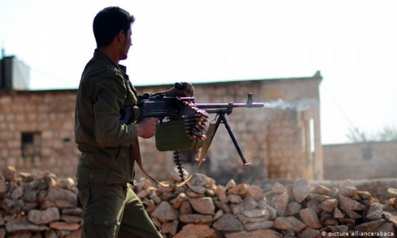 Chien truong Aleppo “nong ray”, TNK phao kich du doi nguoi Kurd-Hinh-5