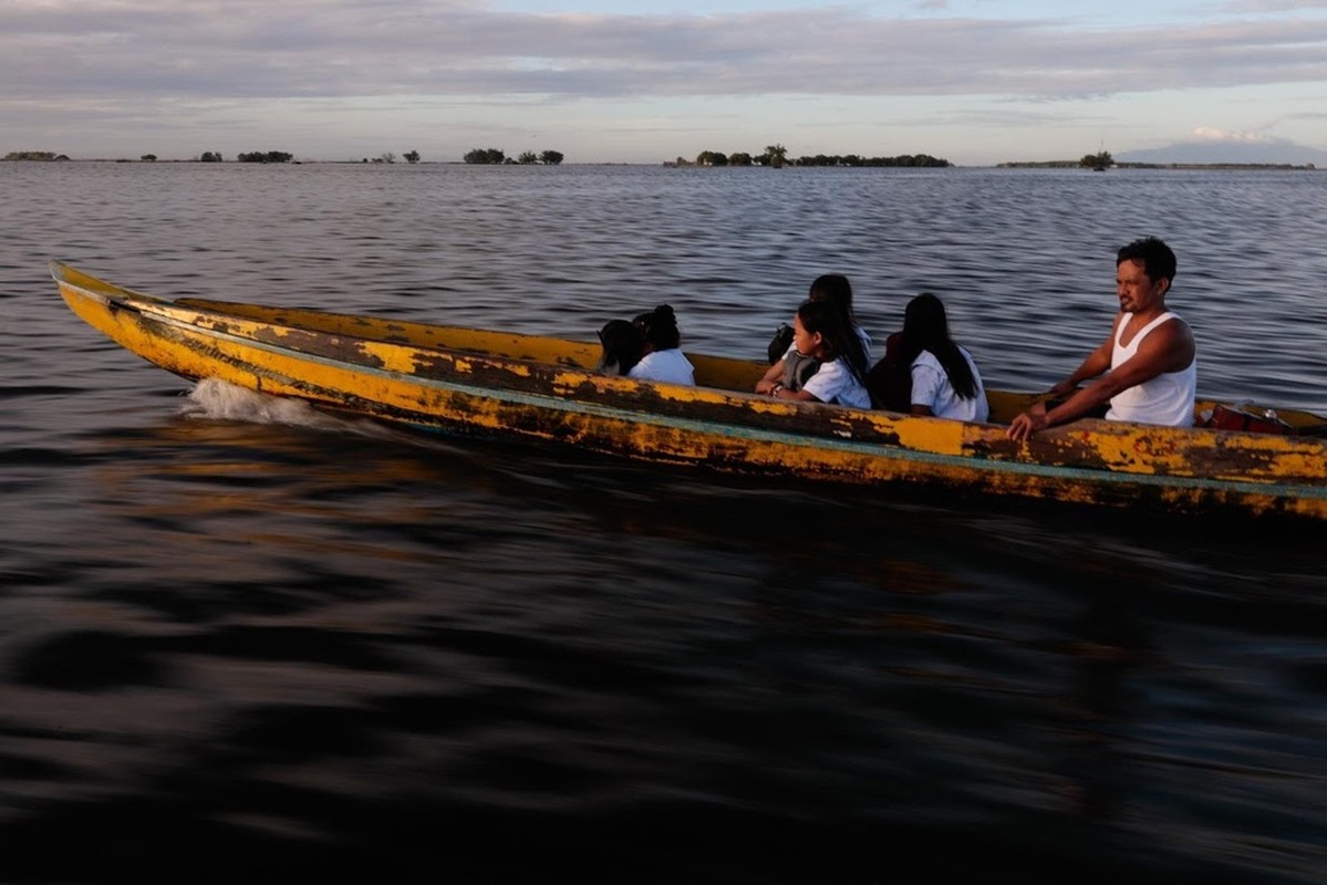 Nuoc bien dang den dau, dan lang Philippines nang nha den day-Hinh-7