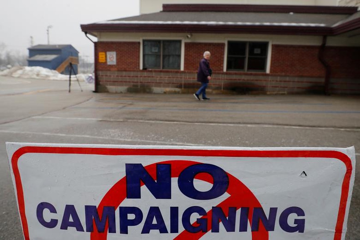 Anh: Ung vien Tong thong My Bernie Sanders thang lon tai New Hampshire-Hinh-13