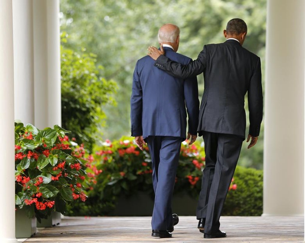 Loat hinh an tuong ve tinh ban hiem co cua ong Obama - Joe Biden-Hinh-10