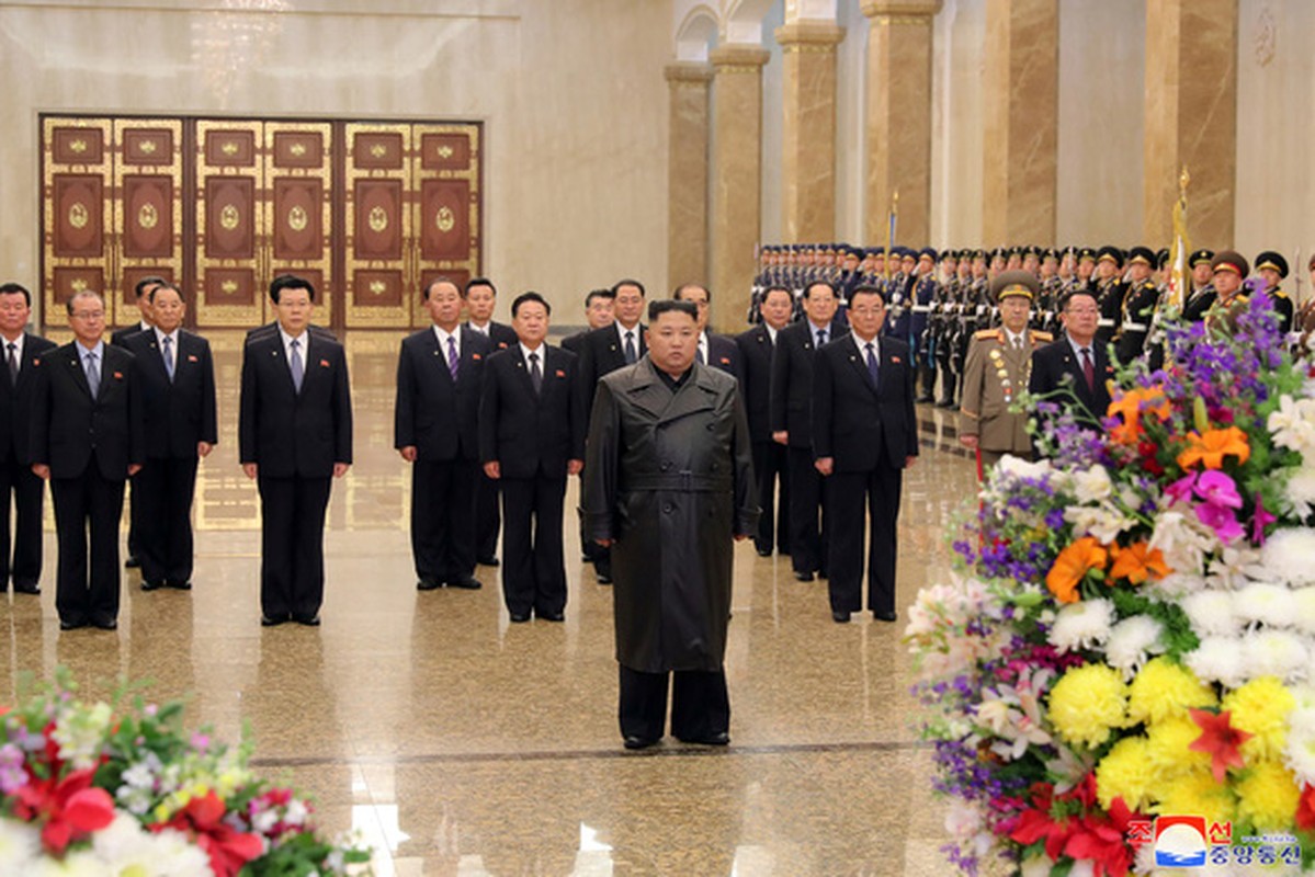 Nhung lan ong Kim Jong-un vang mat va tai xuat khien the gioi ngo ngang-Hinh-8