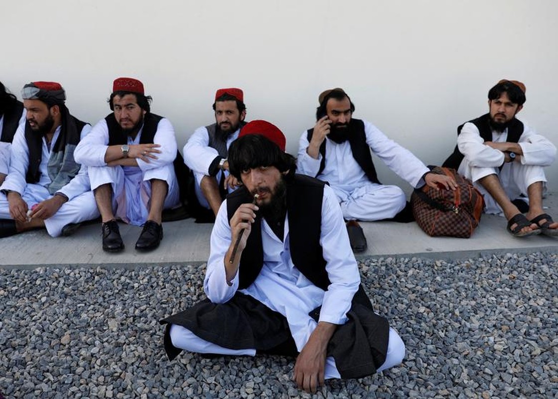 Toan canh Afghanistan phong thich 900 tu nhan Taliban-Hinh-8