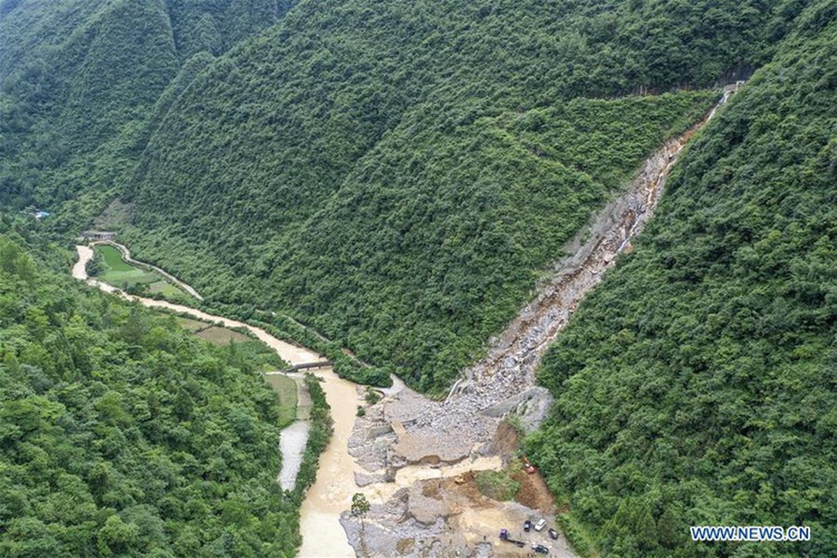 Toan canh Trung-Nhat “cang minh” doi pho mua lu kinh hoang-Hinh-4