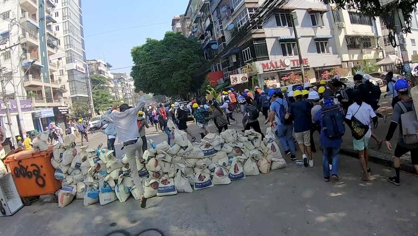 Dien bien moi nhat cuoc bieu tinh o Myanmar-Hinh-7