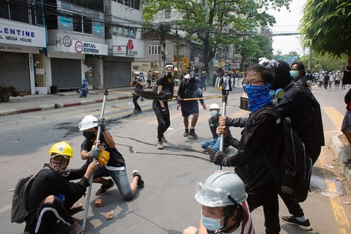 Bieu tinh o Myanmar: Vi sao ban bo thiet quan luat tai Yangon?-Hinh-5