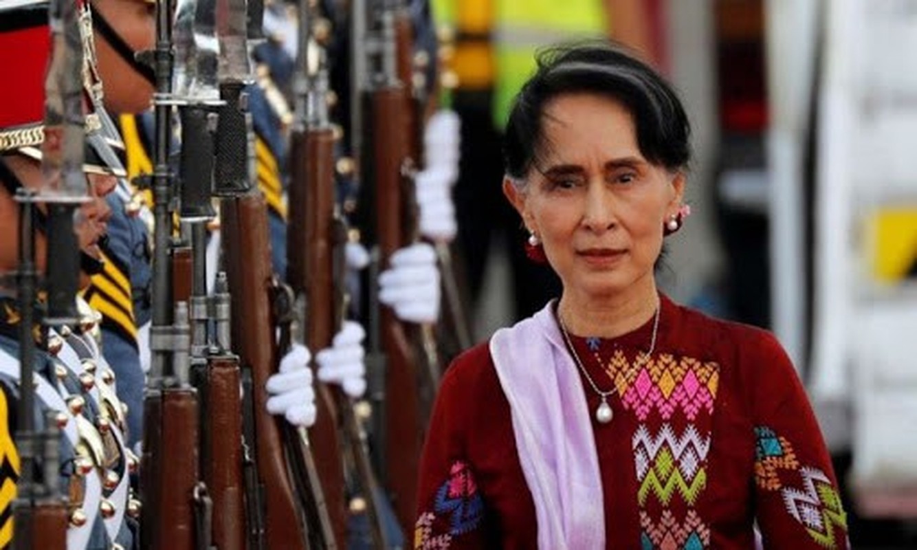 Bien co chinh tri o Myanmar: Chiu loat cao buoc...ba Suu Kyi co thoat?-Hinh-13