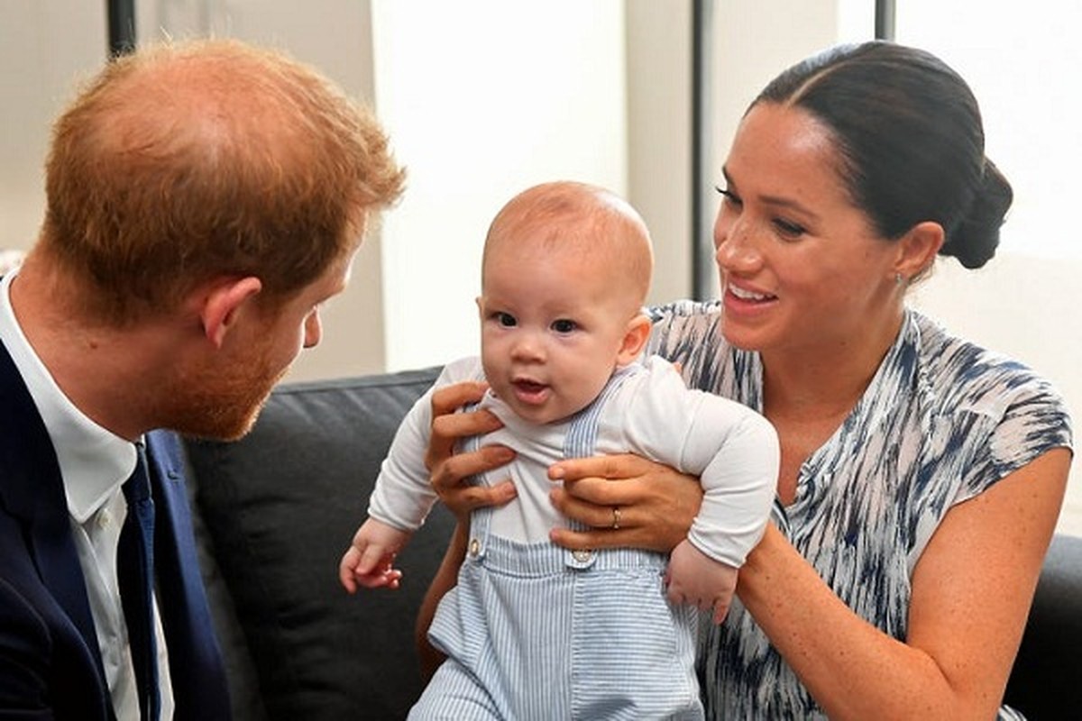 Loat khoanh khac dang yeu cua con trai nha Harry-Meghan vua tron 2 tuoi-Hinh-8