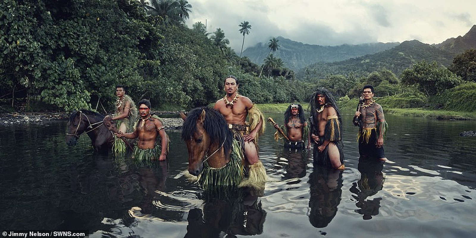 View - 	Kinh ngạc cuộc sống bộ tộc tách biệt nhất thế giới