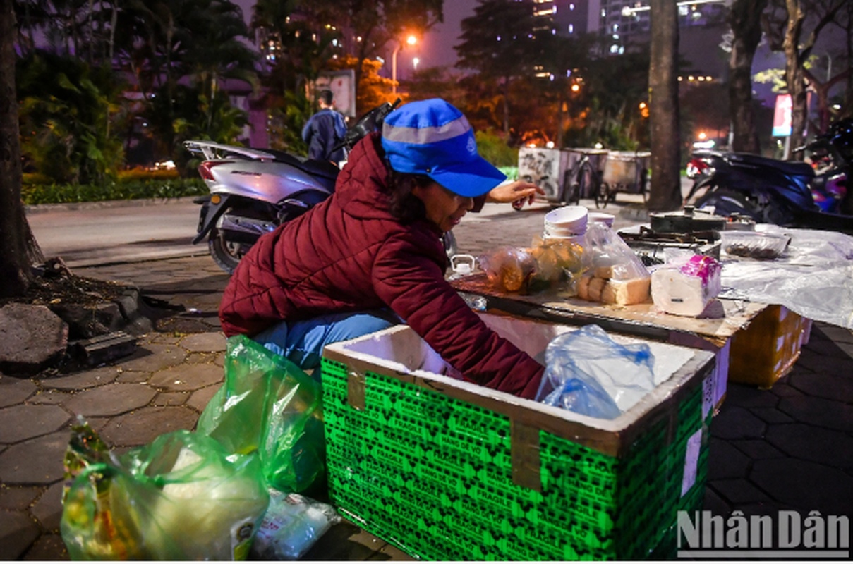 Am cung bua com tien nam cu ben via he-Hinh-6