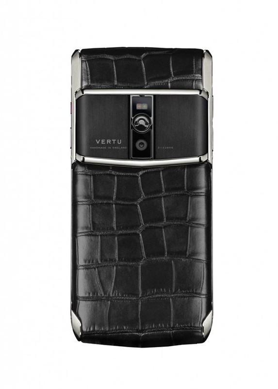 Anh qua trinh lap rap sieu smartphone Vertu Signature Touch-Hinh-8