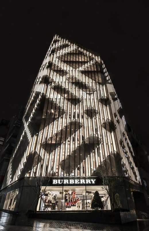 Ngam thiet ke cua hang flagship hoanh trang nhat the gioi cua Burberry-Hinh-5