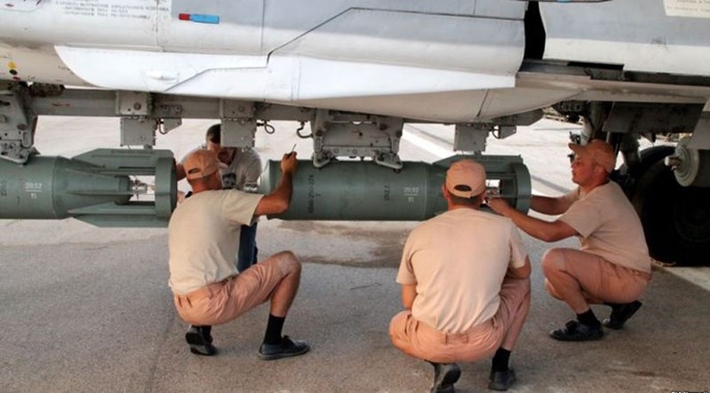 Vi sao may bay Su-24 Nga mang bom ngu lai danh chinh xac?-Hinh-11