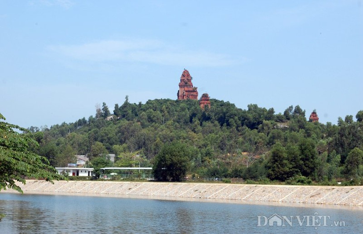 Bi mat ve Thap co Banh It, “tieng vong” nguoi xua