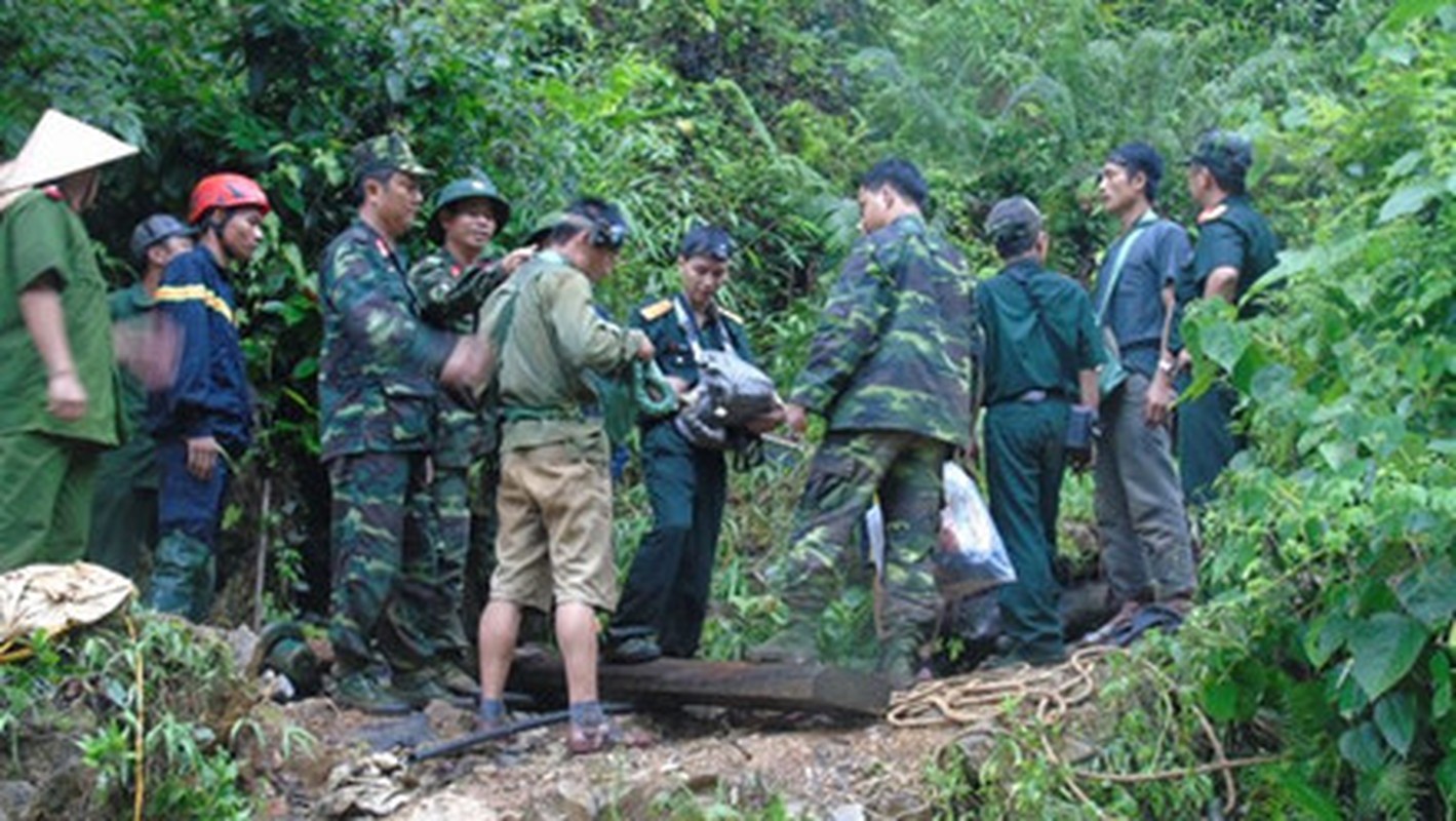 Toan canh ngay thu hai giai cuu cac phu vang mac ket-Hinh-2