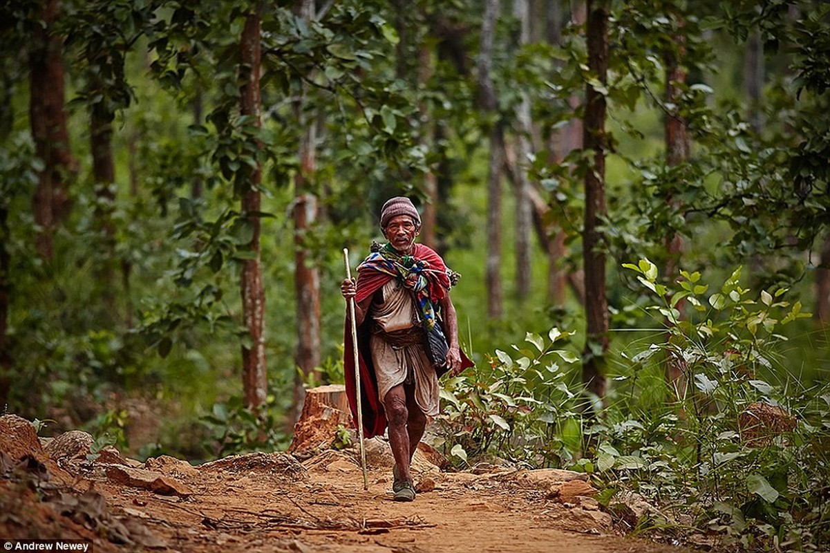 Bo toc van song nhu thoi nguyen thuy o Nepal