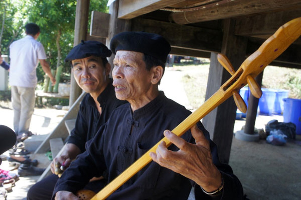 Tan muc le mung nha moi doc dao cua nguoi Tay-Hinh-5