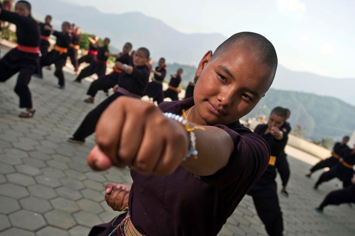 La lung huan luyen ni co thanh “tuyet dinh kung fu