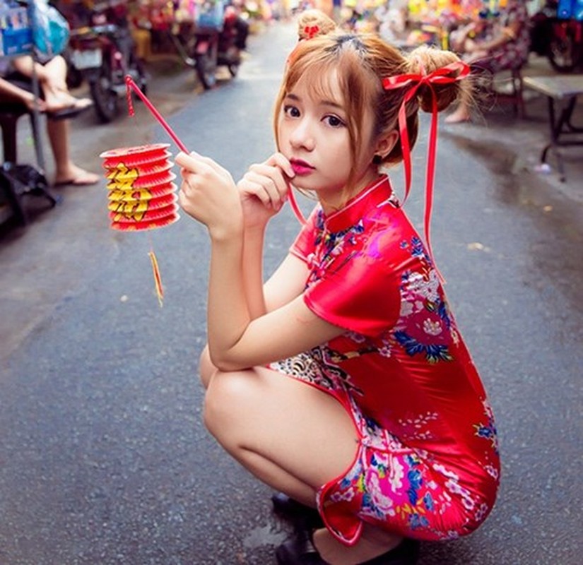 Hot girl DH Nguyen Tat Thanh hoa Na Tra dao pho-Hinh-6